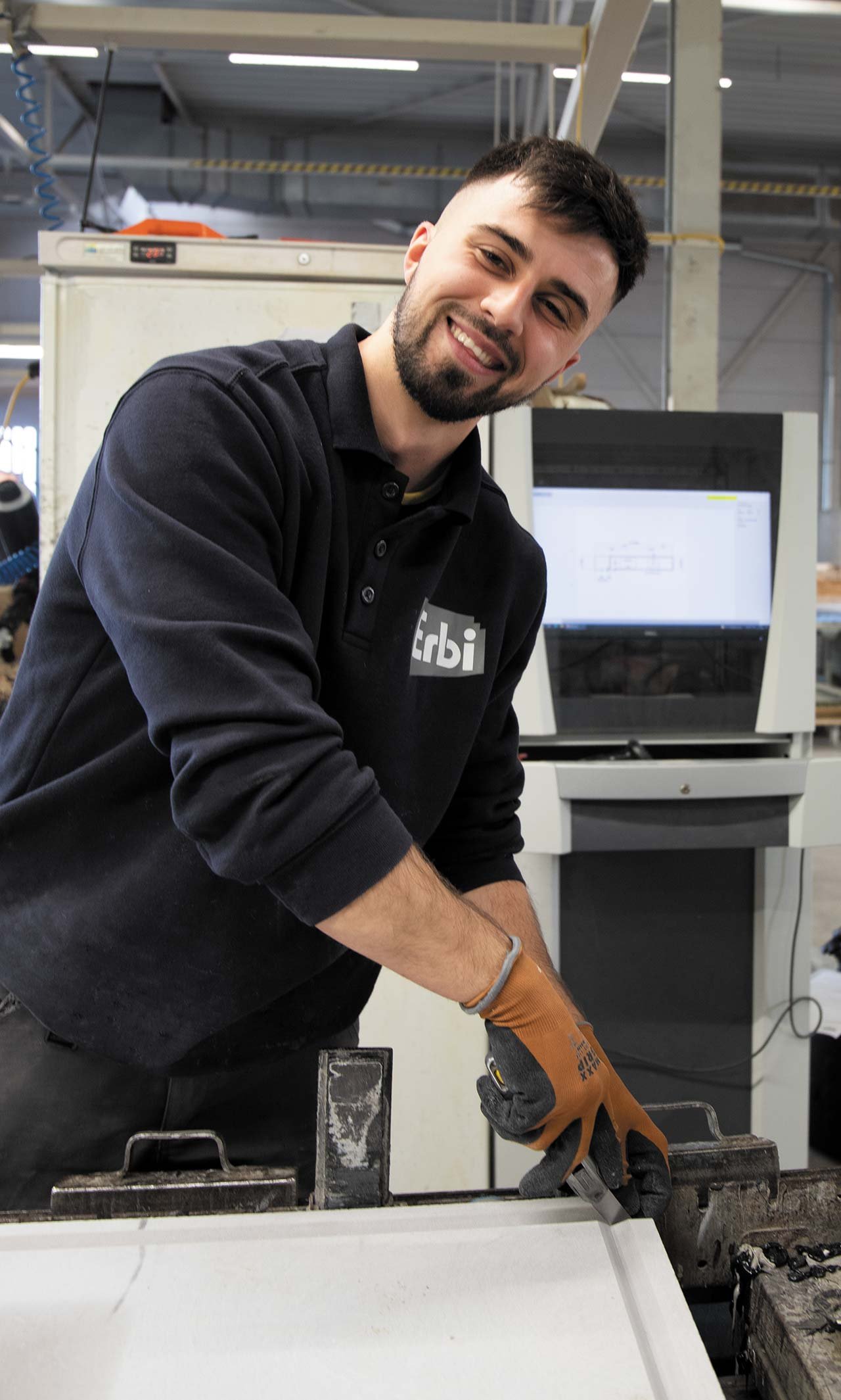 Maciej_Capek(01)_M1010_070_Maciej_Capek---erbi-v-groove